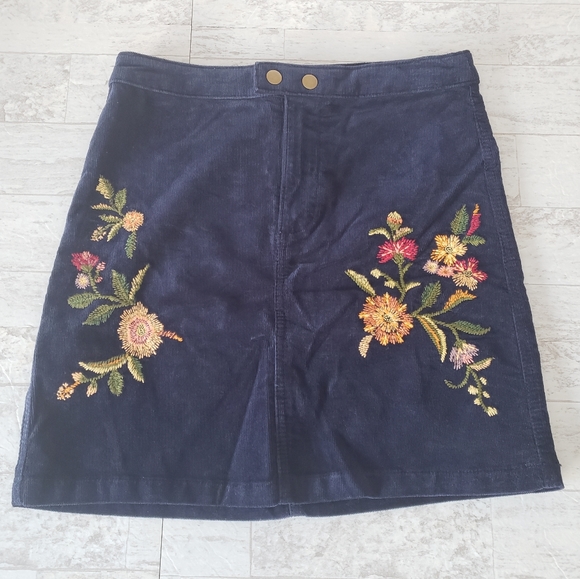 Embroidered Mossimo Mini Skirt - Picture 1 of 5